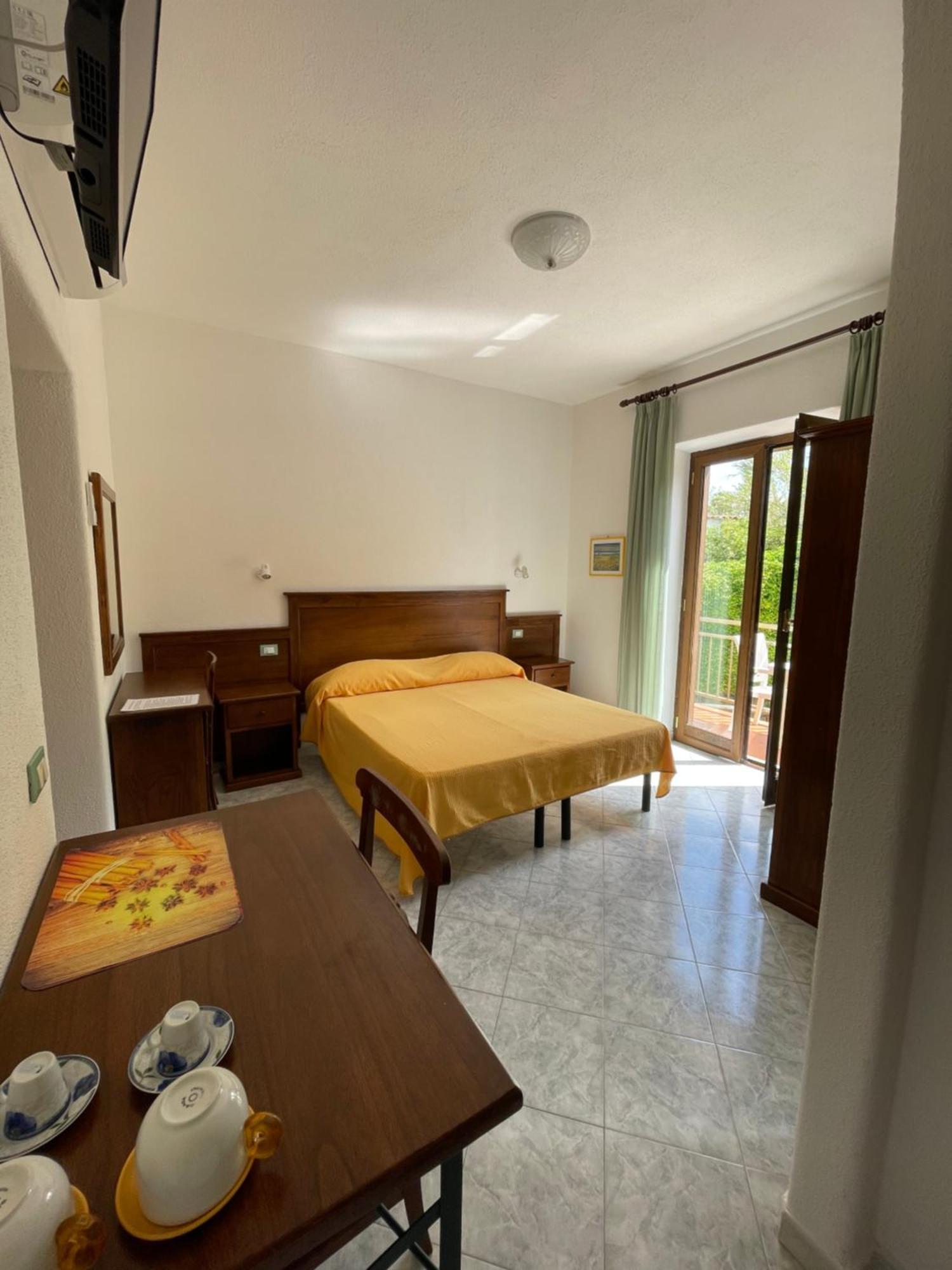 Residence Andrea A Mare Forio di Ischia Екстериор снимка