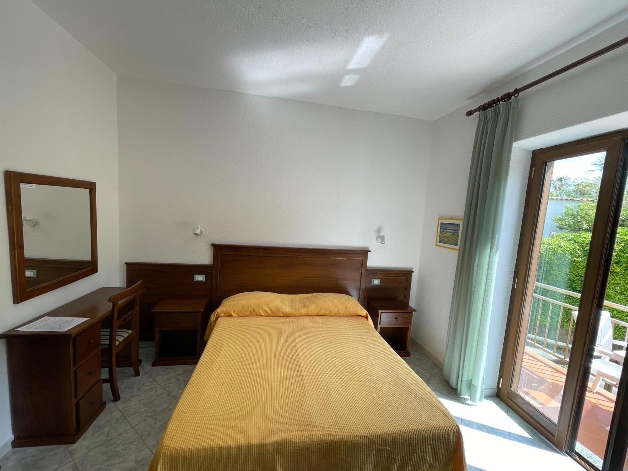 Residence Andrea A Mare Forio di Ischia Екстериор снимка