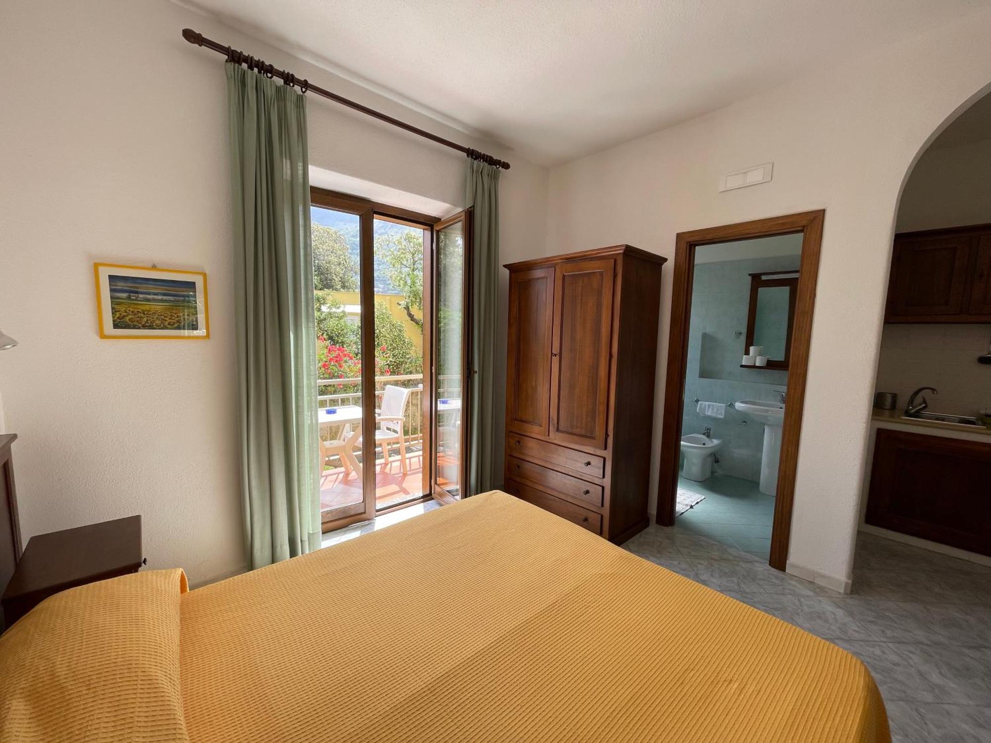 Residence Andrea A Mare Forio di Ischia Екстериор снимка