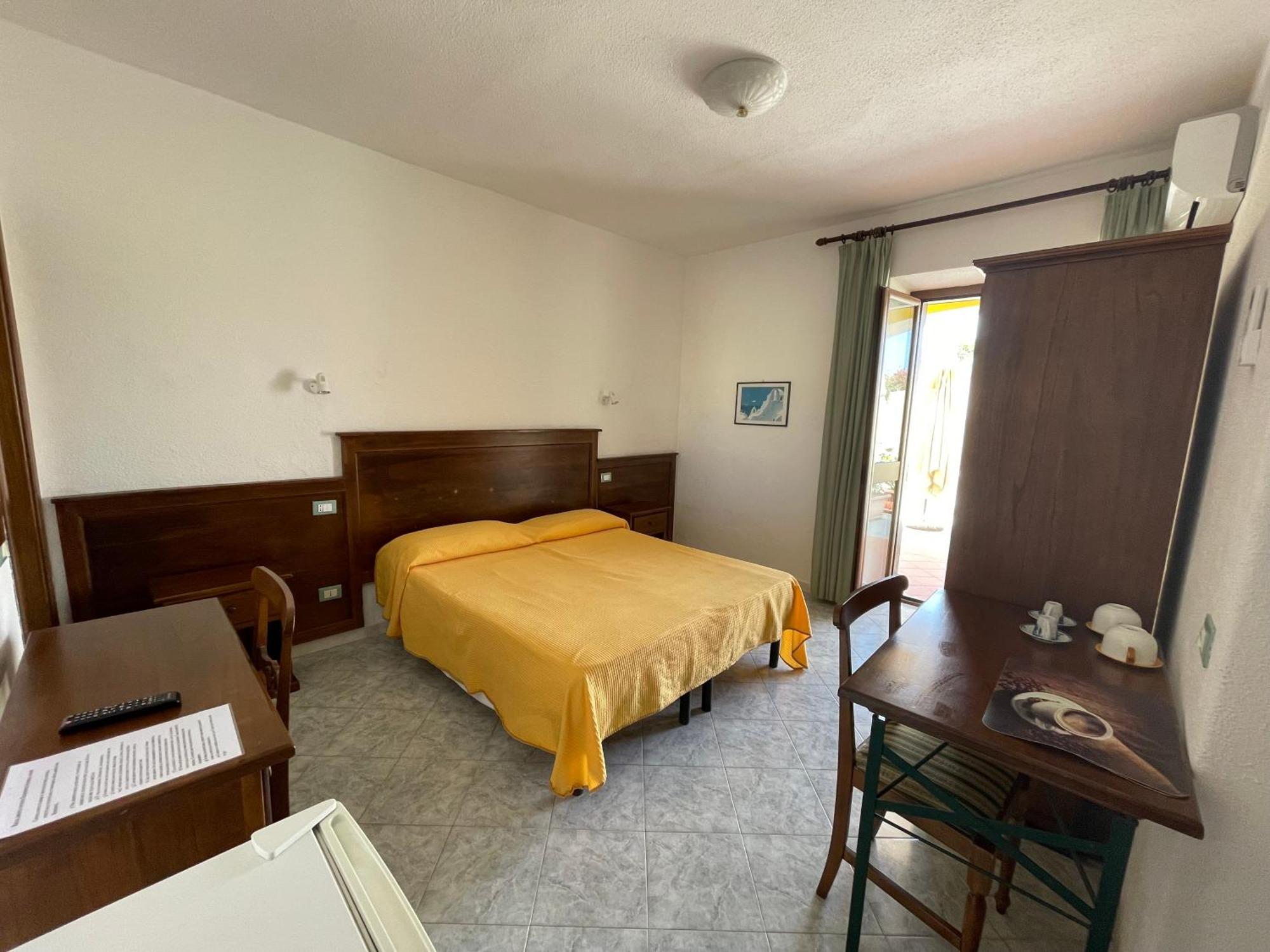 Residence Andrea A Mare Forio di Ischia Екстериор снимка